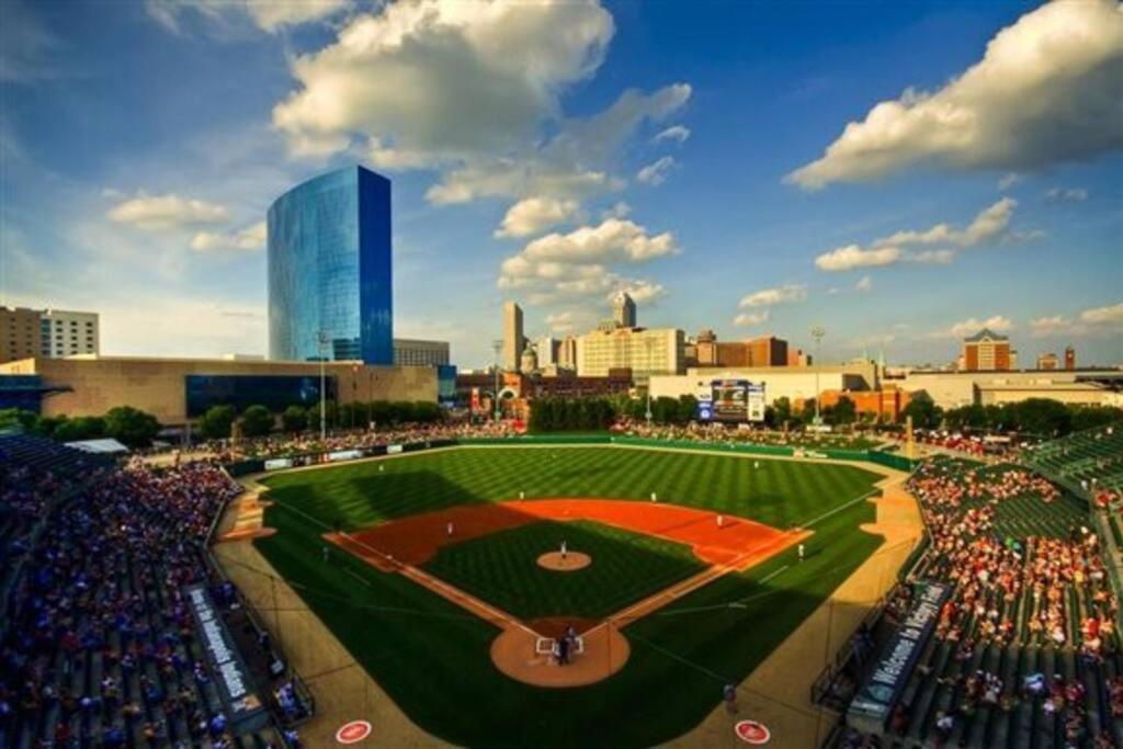 Downtown Suite Lucas Oil- Conv Center Skywalk#6 Indianapolis Exterior foto