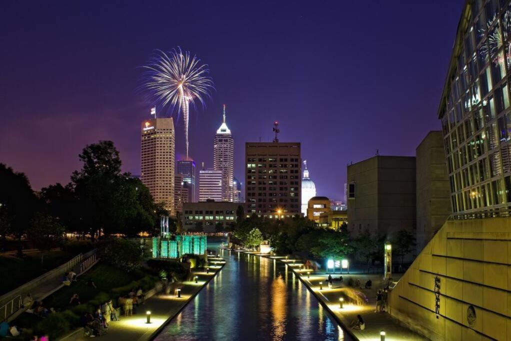 Downtown Suite Lucas Oil- Conv Center Skywalk#6 Indianapolis Exterior foto