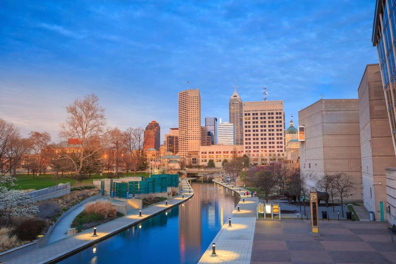 Downtown Suite Lucas Oil- Conv Center Skywalk#6 Indianapolis Exterior foto